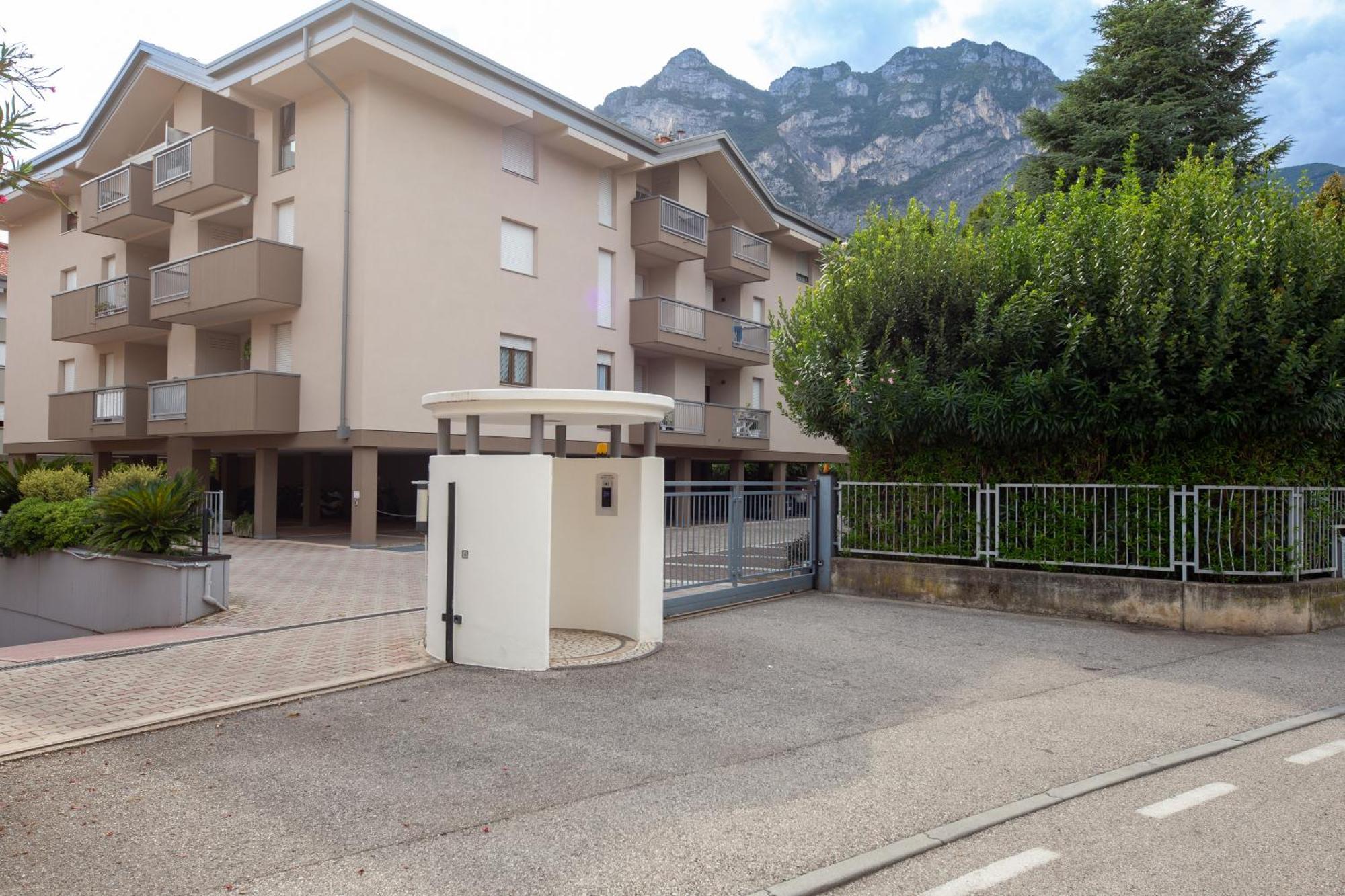 Sun & Fun Apartment - Morena リーヴァ・デル・ガルダ エクステリア 写真